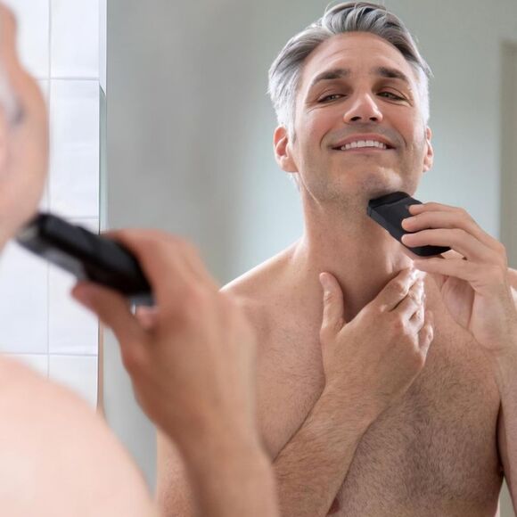 Manscaped The Handyman Compact Face Shaver - Picture 9 of 13